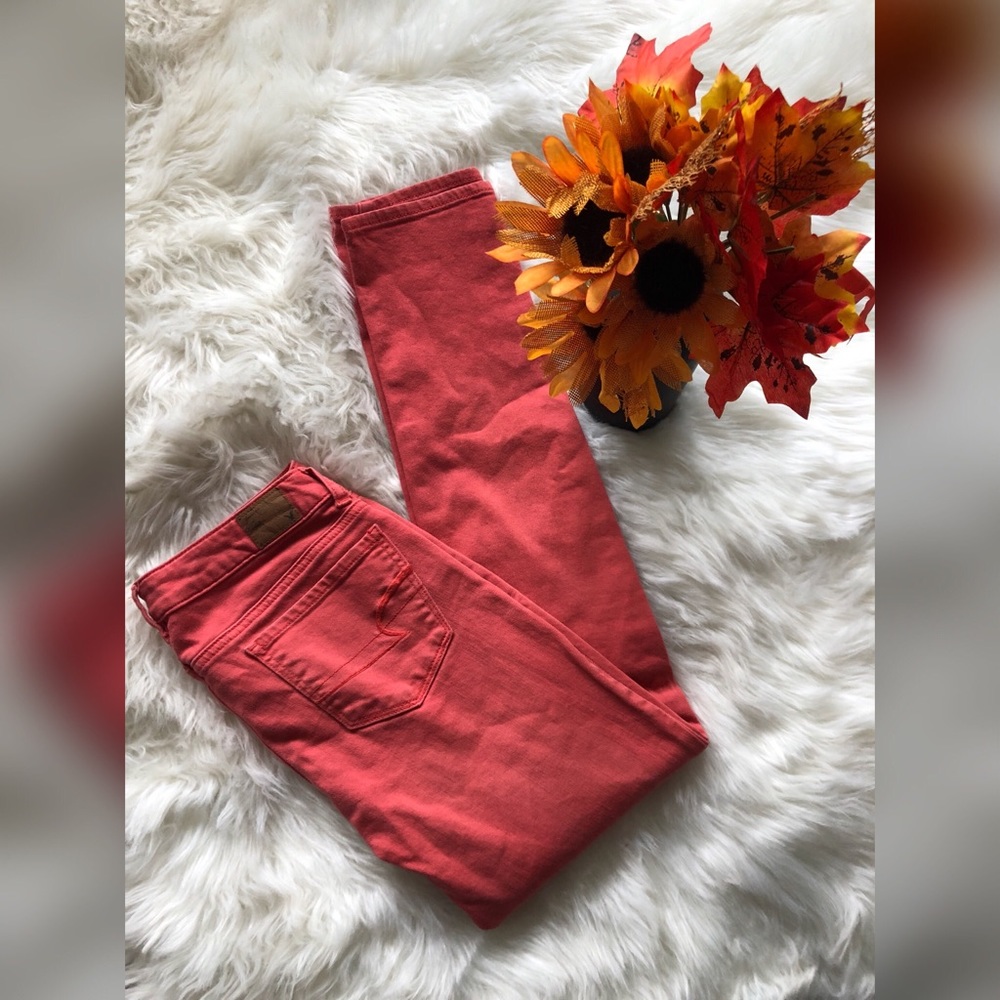 AMERICAN EAGLE SKINNY JEANS